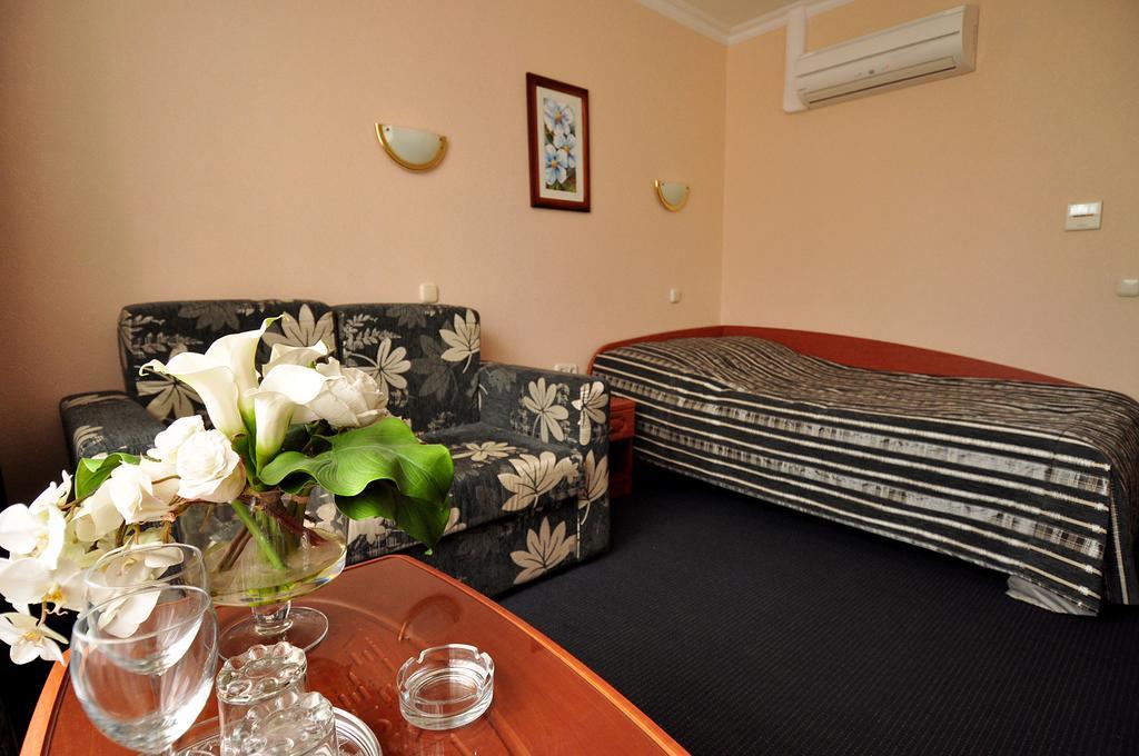 Hotel Yubileiny Minsk Eksteriør bilde