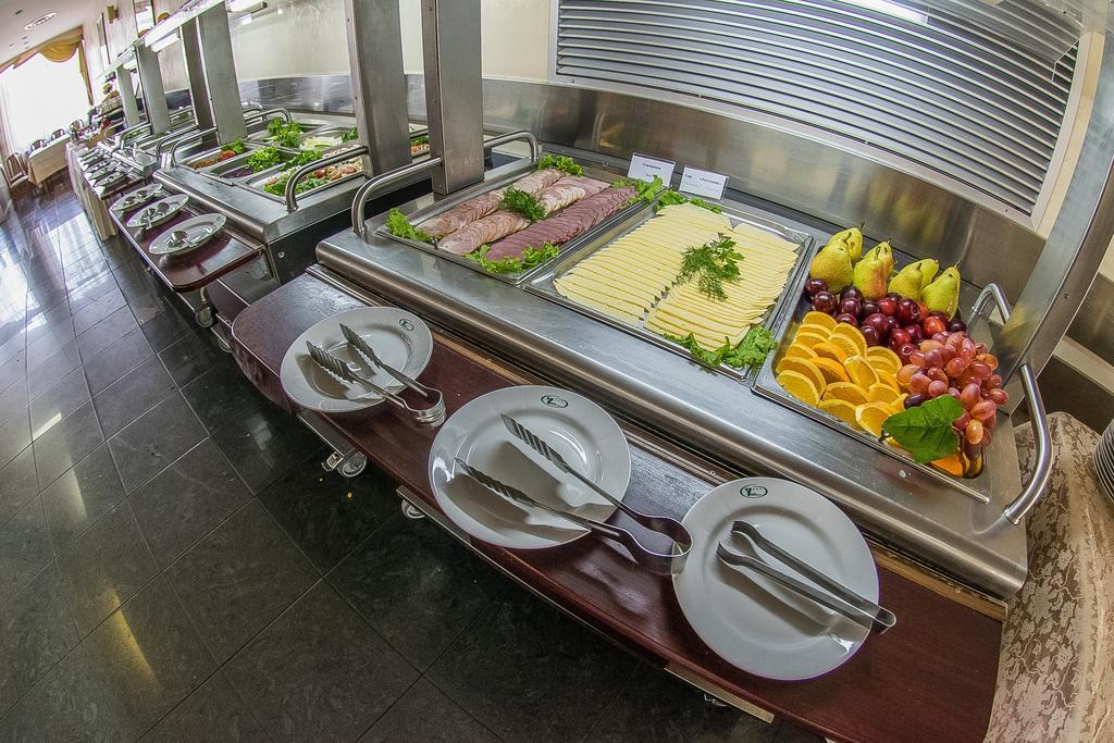Hotel Yubileiny Minsk Eksteriør bilde
