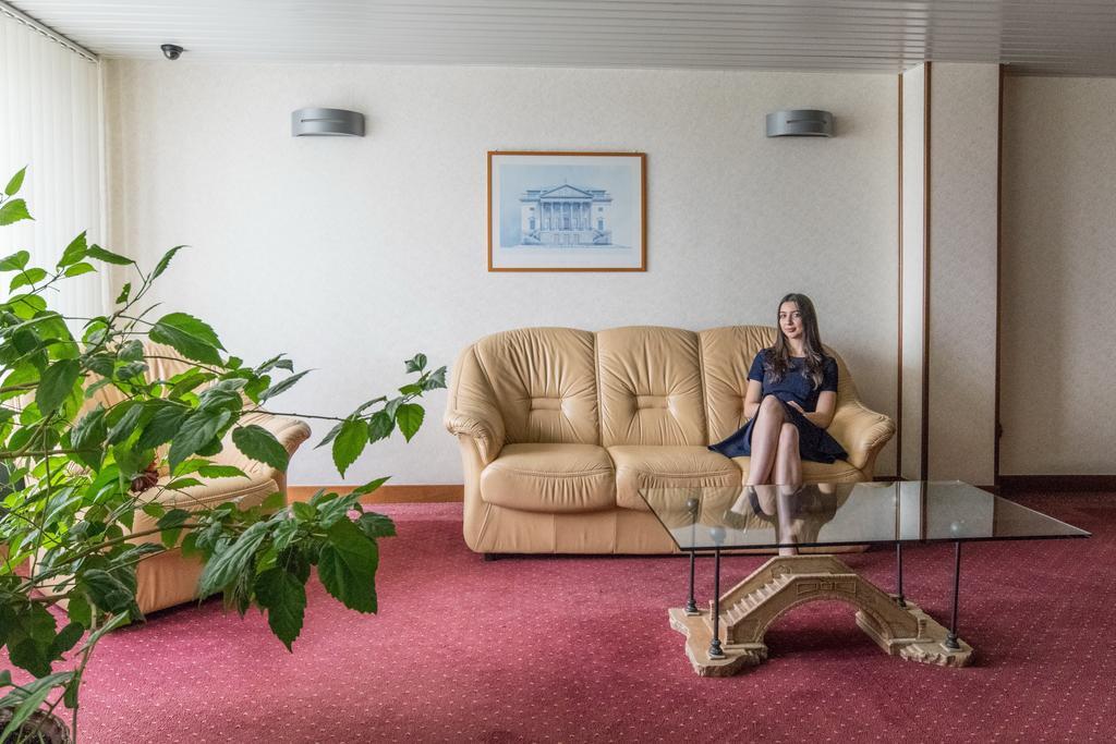 Hotel Yubileiny Minsk Eksteriør bilde