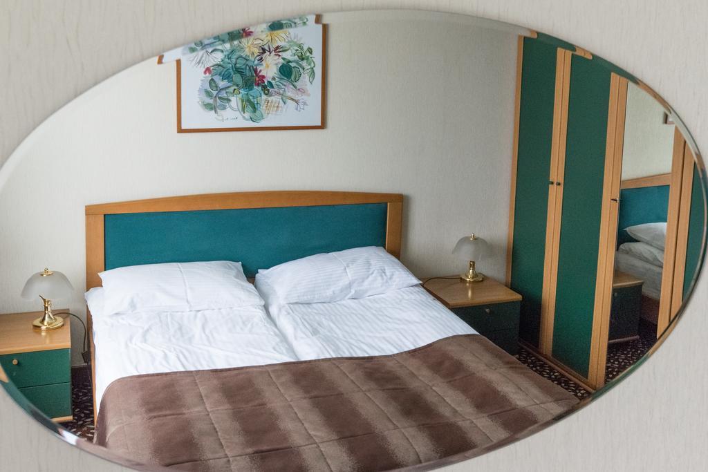 Hotel Yubileiny Minsk Eksteriør bilde