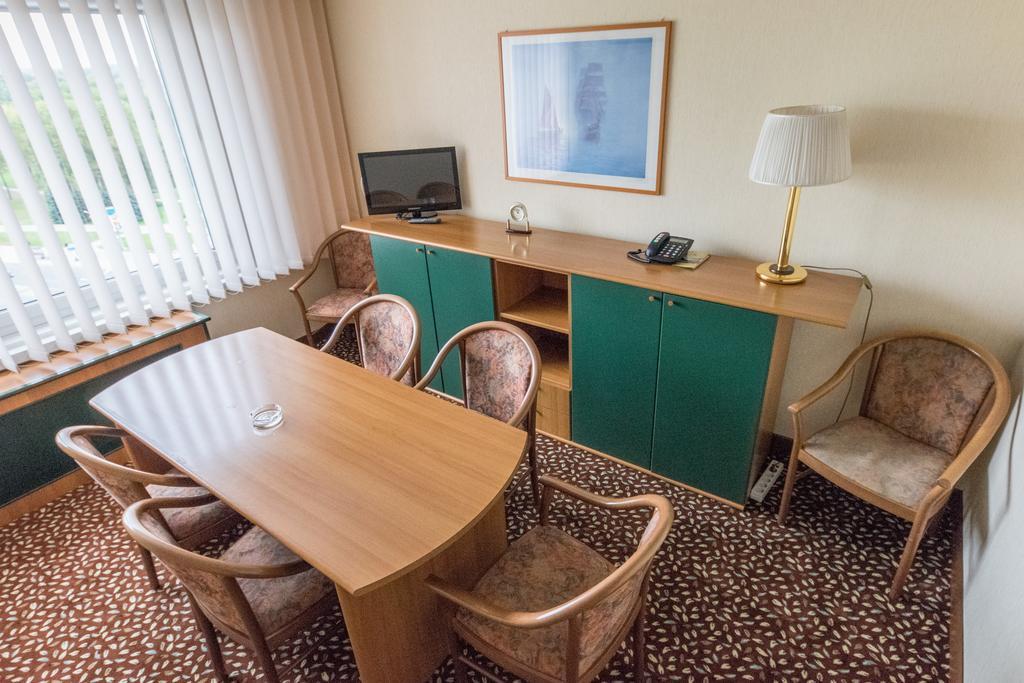 Hotel Yubileiny Minsk Eksteriør bilde